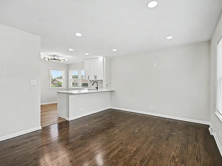 811 E End Ave — Photo 4