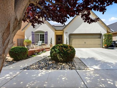 2106 W Bryman St, Hanford, CA, 93230