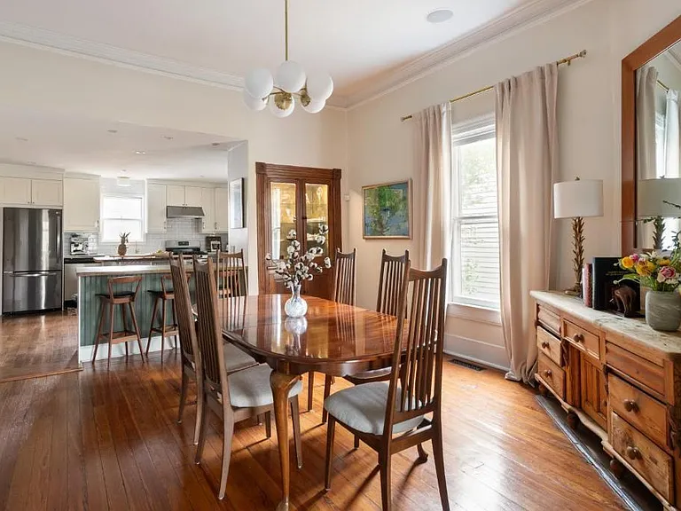 307 Georgia Ave SE — Photo 7