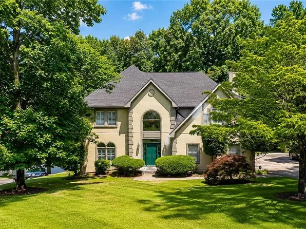 622 Plantation Dr, Lithia Springs, GA 30122