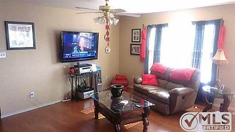 5th image of 995 Port Boliver Dr