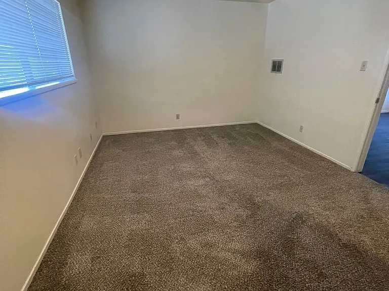 1415 N Virginia St — Photo 22