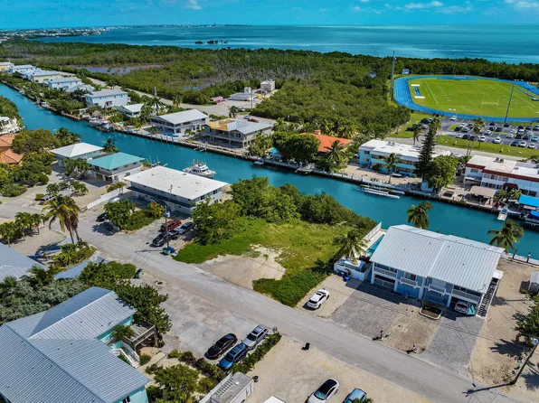 300 N Anglers Dr, Marathon, FL 33050
