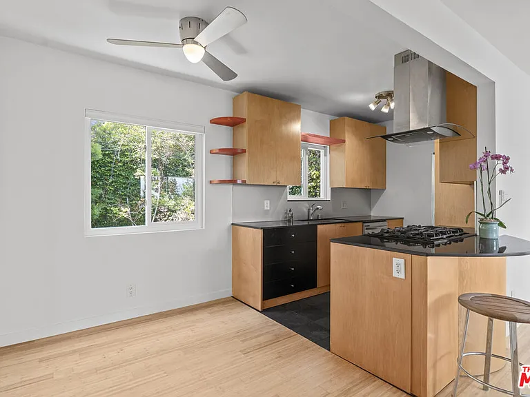 631 Pier Ave #3 — Photo 8
