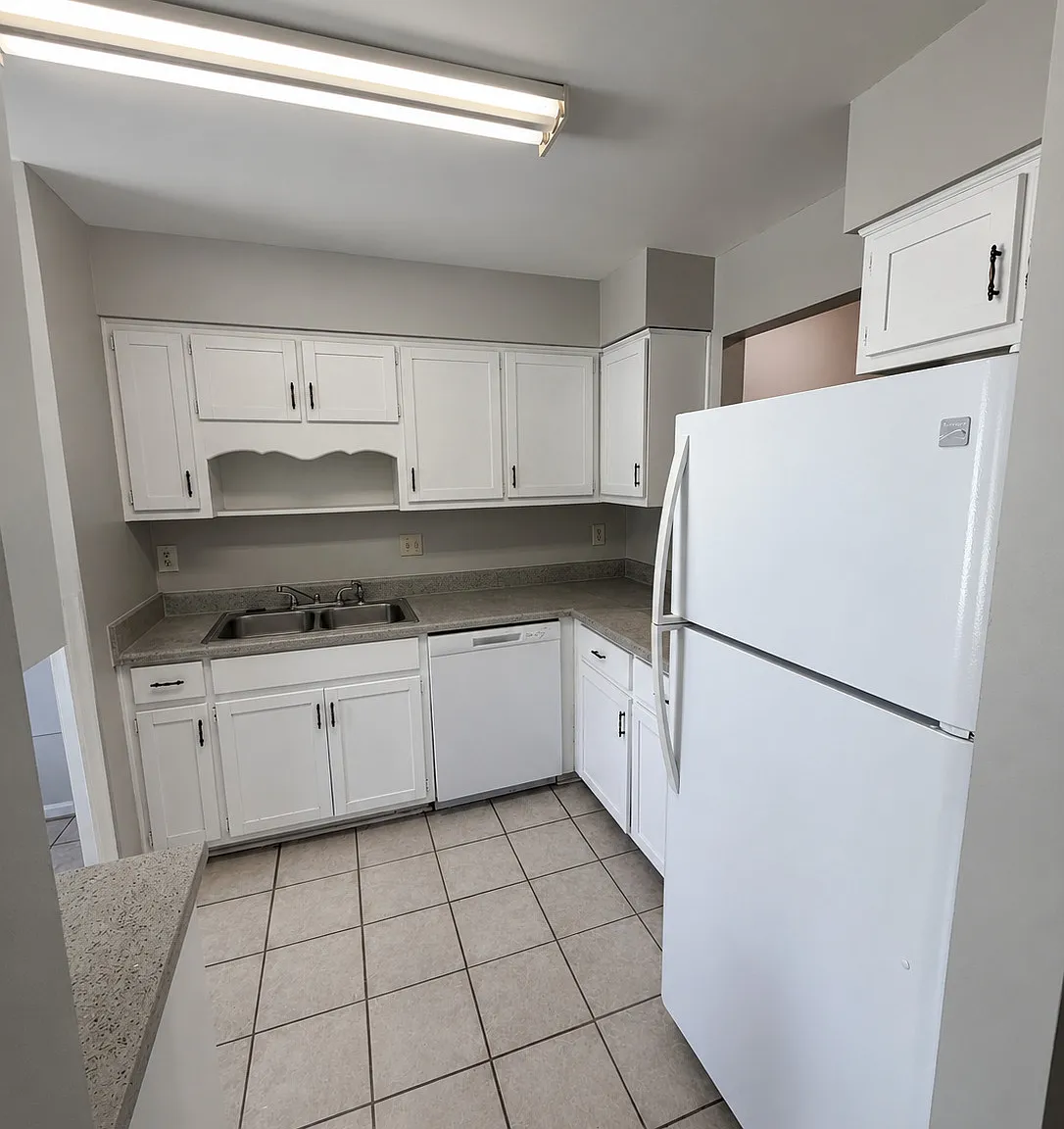 2 bed, 1.5 bath, 972 sqft, $1,200 — Photo 2