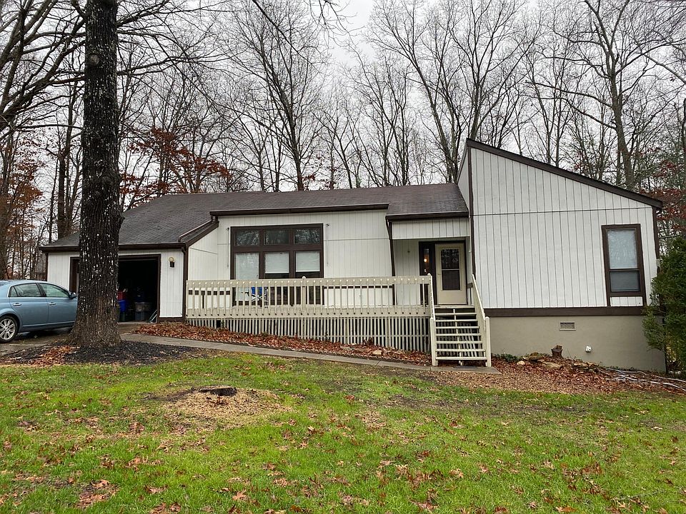 1st image of 15 Briar Ct