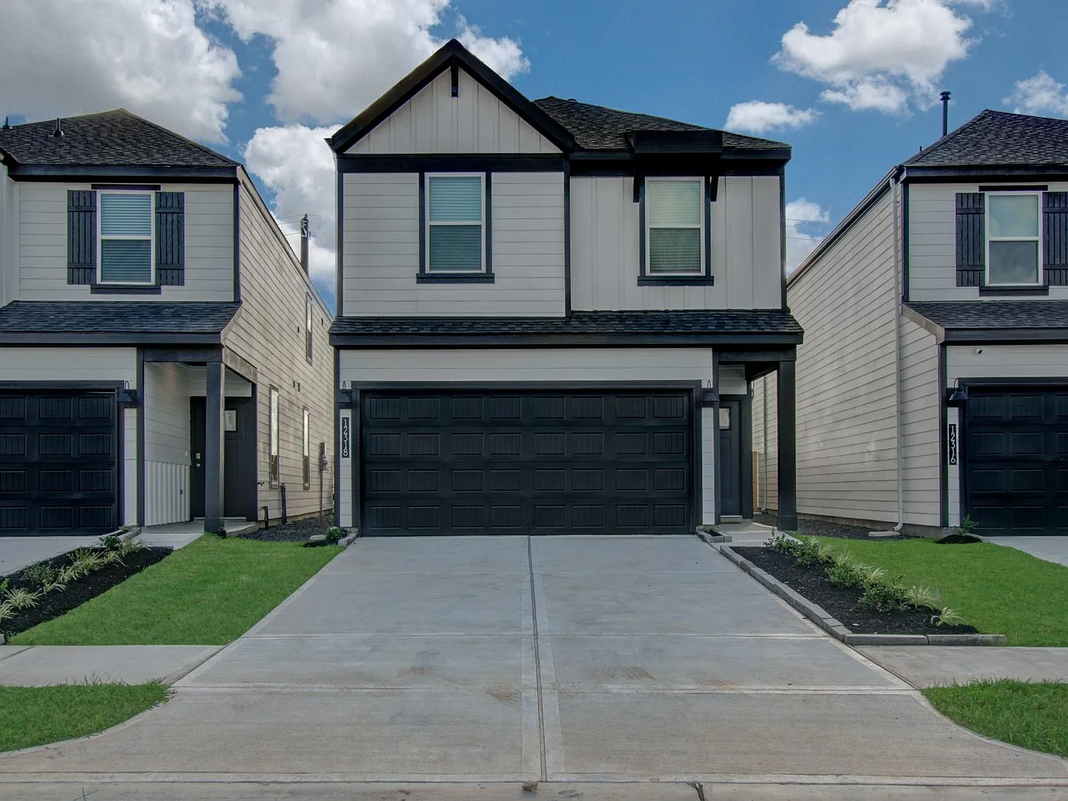 3 bed, 2.5 bath, 1913 sqft, $2,475 — Photo 2