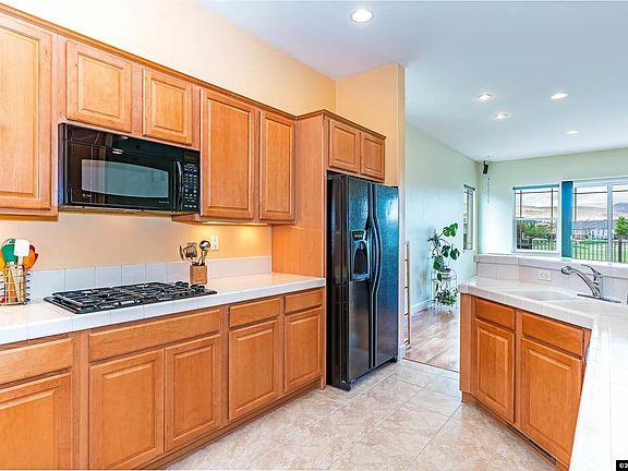 4th image of 1052 Harbor Town Cir