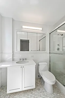 Bathroom, photo 2