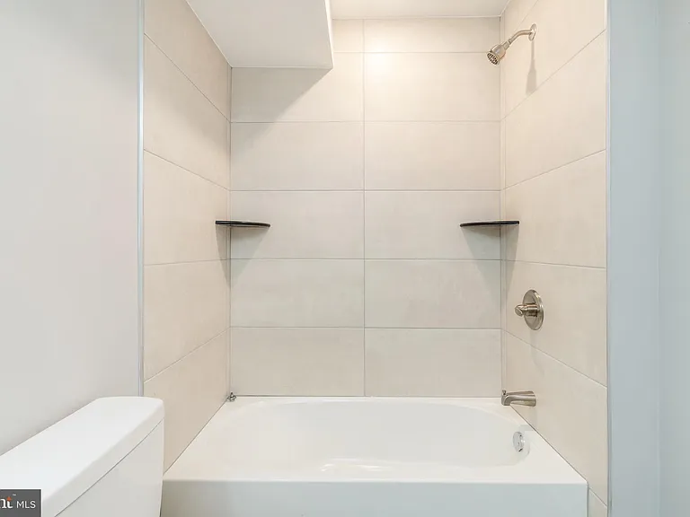 2500 N Mascher St #14 — Photo 13