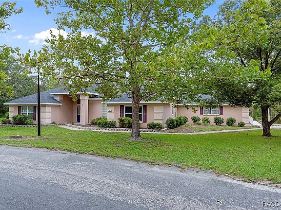 4th image of 24 Black Willow Ct N