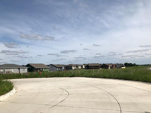4th image of 3618 Kings Ct #169