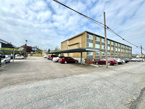5th image of 3515 Hoyt Ave APT 414