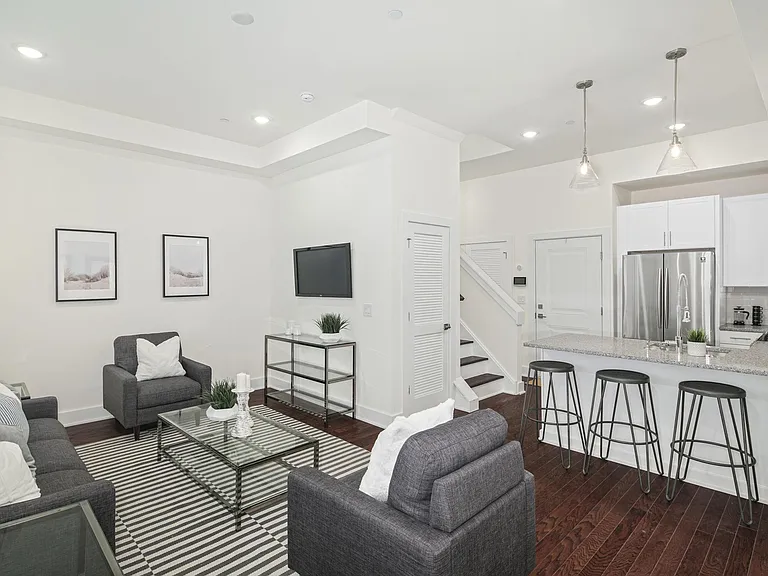 968 N 8th St #8 — Photo 4