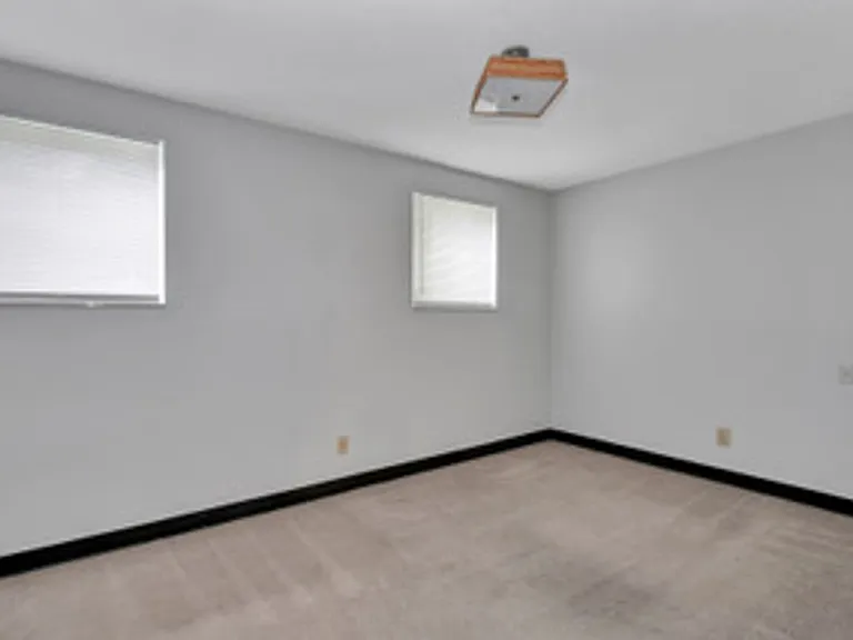 504 Harrow Rd — Photo 23