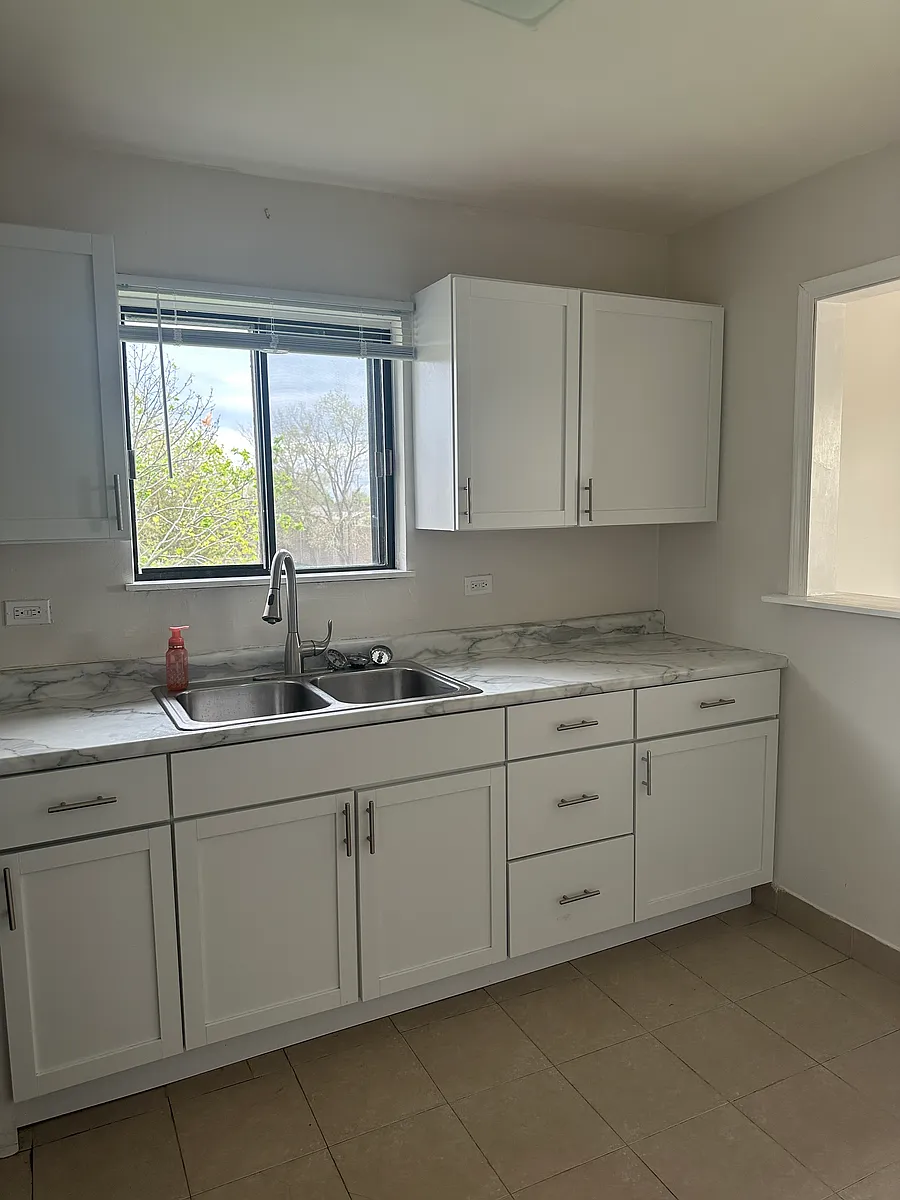 Building Photo - 4119 Jennifer Ln #3F