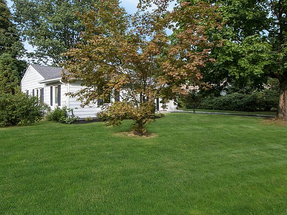 2nd image of 35 Canterbury Dr