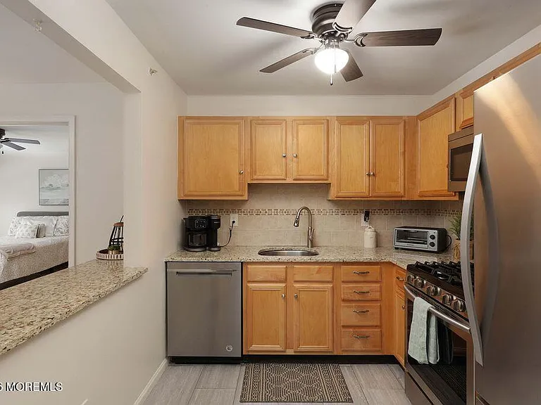 1015 Wedgewood Cir #1015 — Photo 11