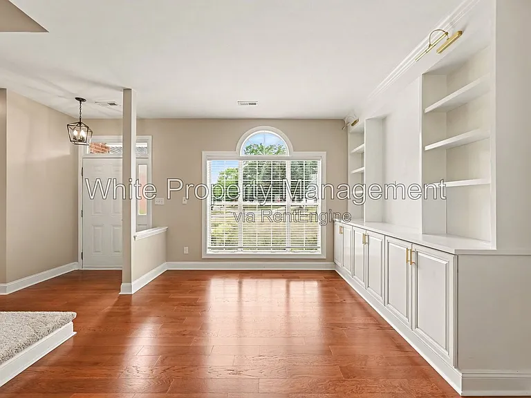 9201 Hanworth Trace Dr — Photo 2
