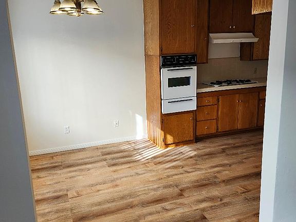 5th image of 530 E Hazel St APT 3