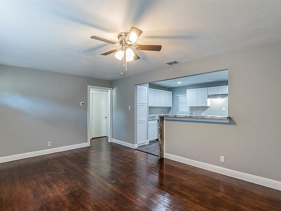 3rd image of 1721 Rosewood St