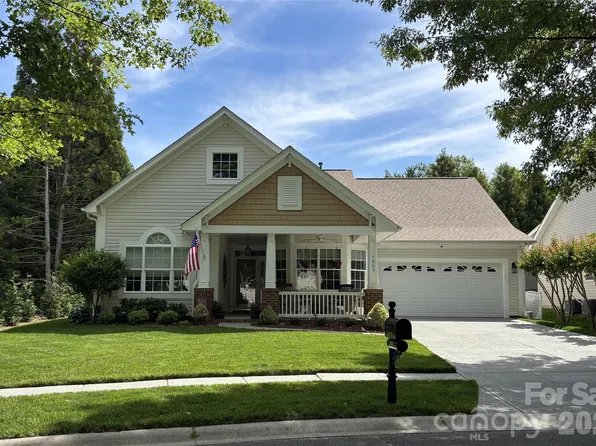 1005 Feather Oak Ln, Matthews, NC 28104