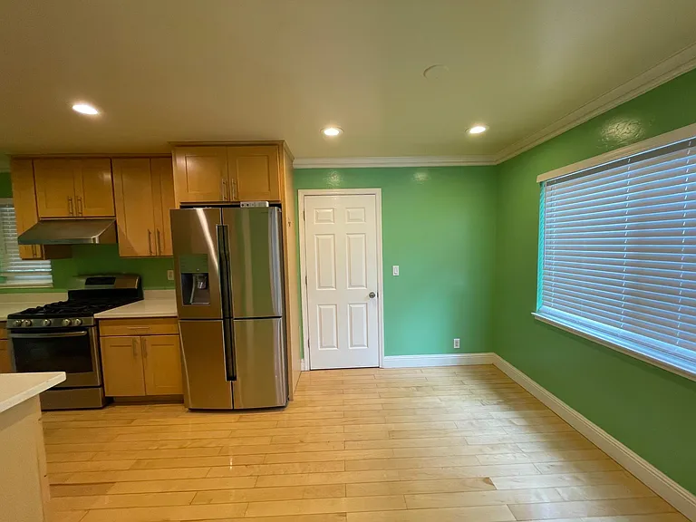 4139 Linwood Dr — Photo 9