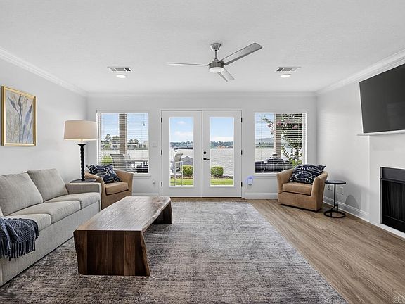 5th image of 183 Villa Point Unit B