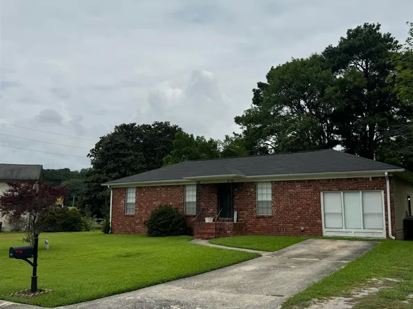 504 Overhill Rd, Pelham, AL 35124