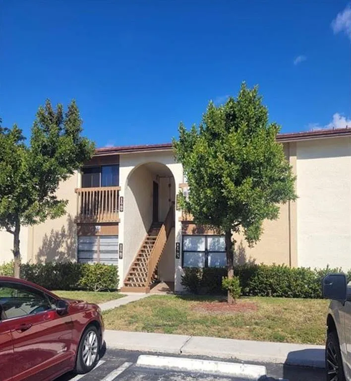 2 bed, 2.0 bath, 800 sqft, $1,950 — Photo 1