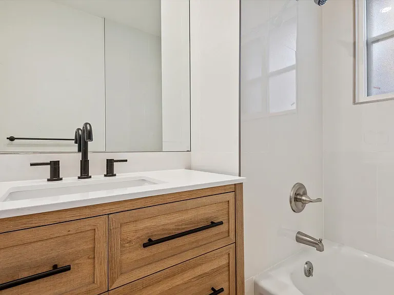 2644 Cherry St — Photo 10