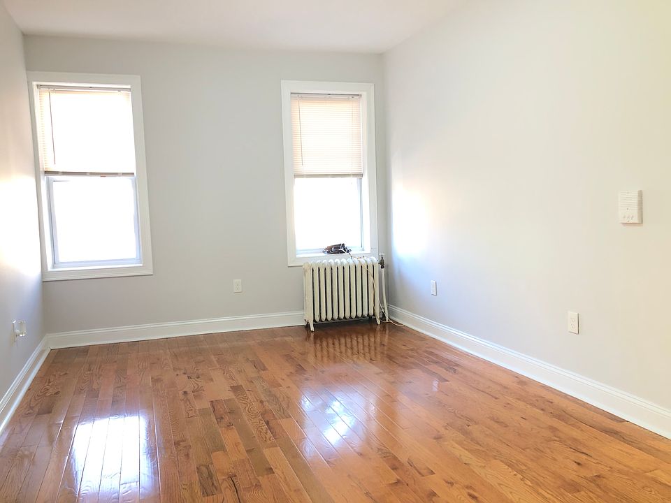 2nd image of 67 Stuyvesant Ave #50E