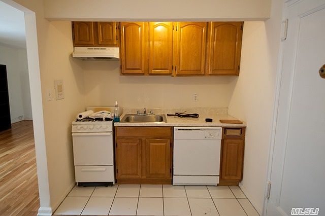 1st image of 11860 Metropolitan Ave APT 6L