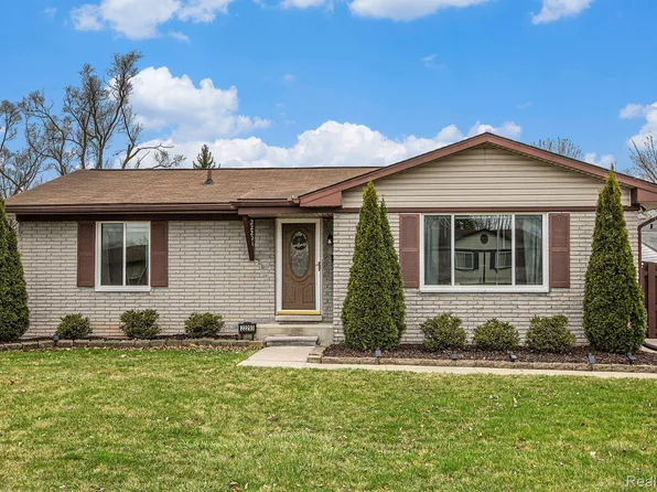 22293 Armstrong Ave, Brownstown, MI 48193