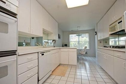 4th image of 4545 W Touhy Ave APT 401