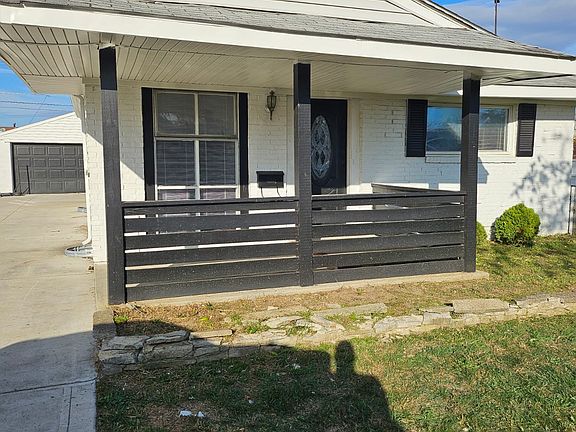 2nd image of 1886 Argyle Dr