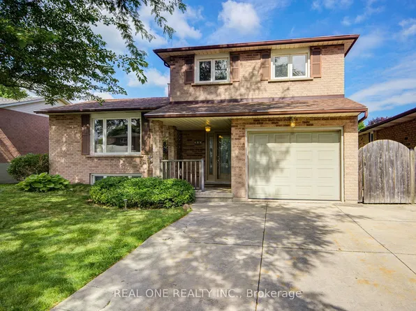 232 Clifton Downs Rd, Hamilton, ON L9C 7B5