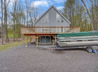 114 Roamingwood Rd, Lake Ariel, PA 18436