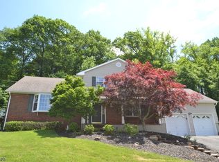 32 Joyce Dr, Succasunna, NJ 07876