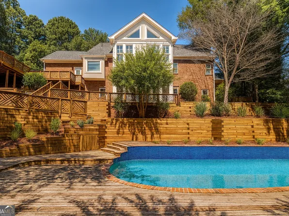 4070 Runnymede Dr SW, Lilburn, GA 30047