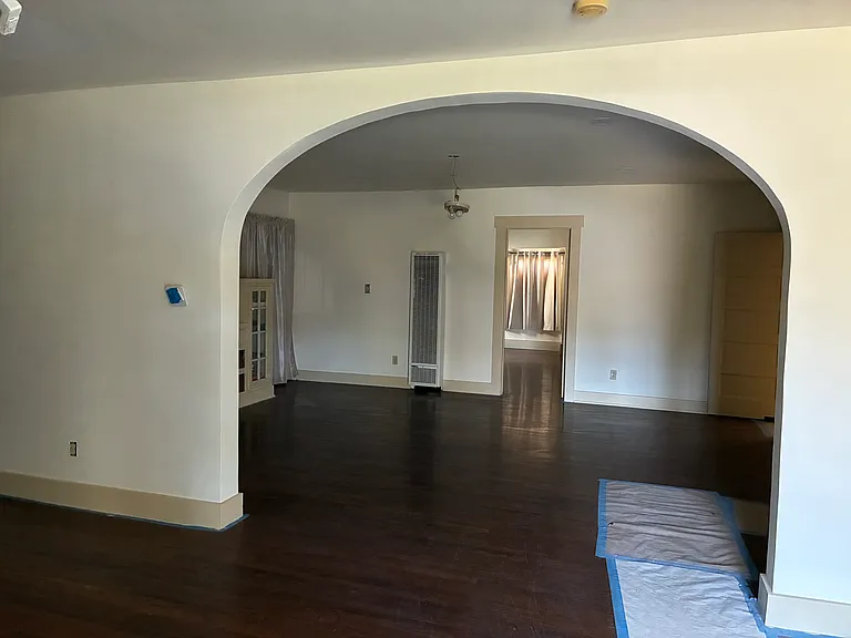 405 W C St — Photo 6