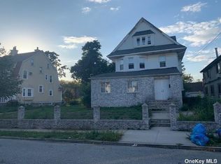 13726 224th St, Springfield Gardens, NY 11413