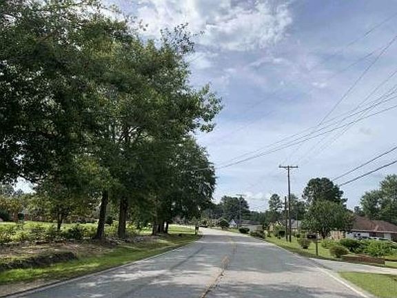 Exterior Neighborhood (street photo)