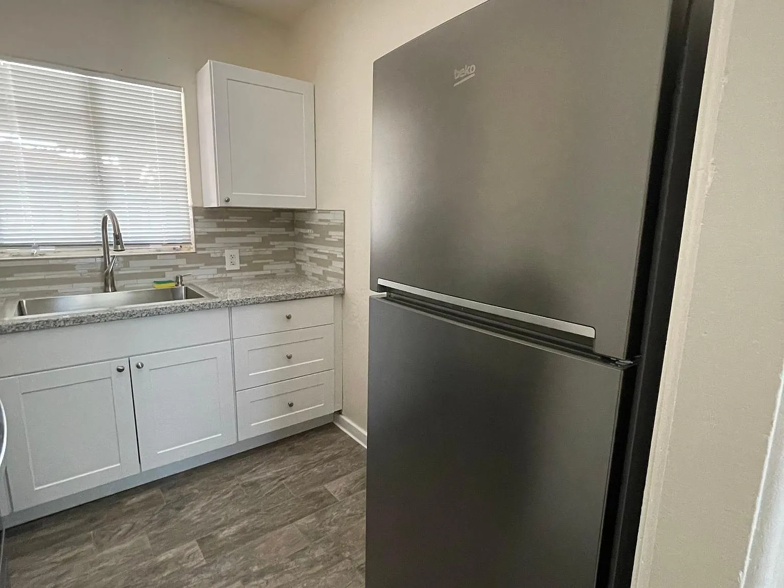 1315 E 9th Street — Photo 3