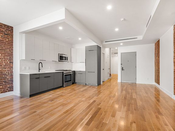 5th image of 59 W 70th St Unit Penthouse