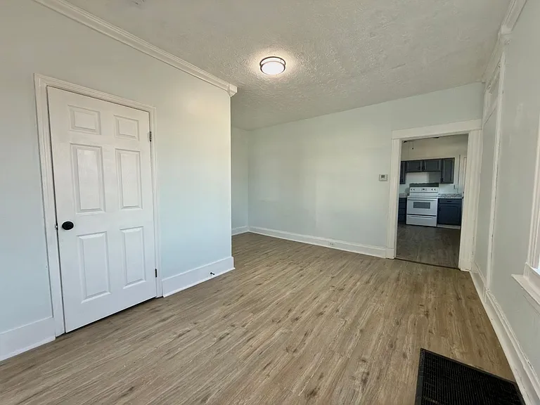 5912 Elmwood Ave — Photo 4