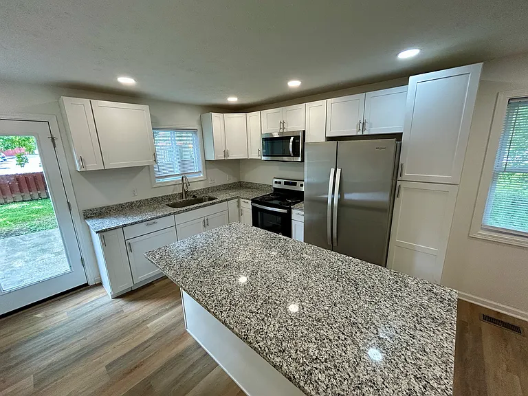 1286 Stonegate Rd — Photo 9