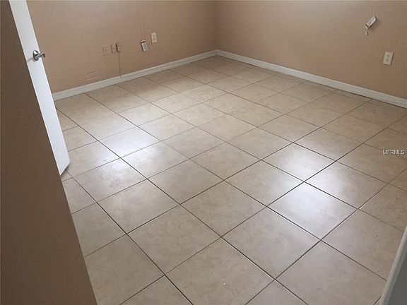 4th image of 2109 Beatrice Dr