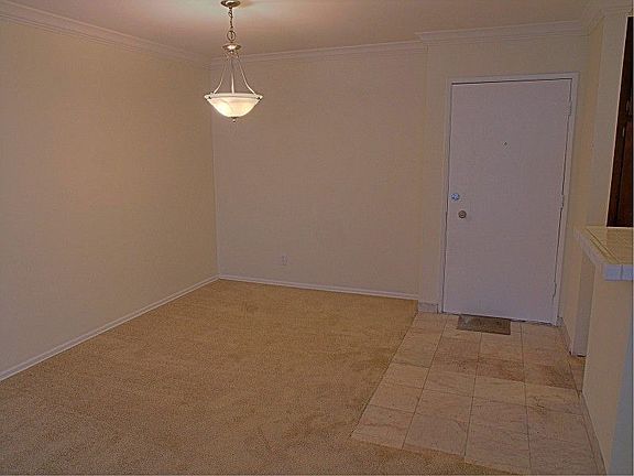 4th image of 18620 Hatteras St Unit 141