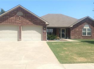 644 White Oak St, Gentry, AR 72734